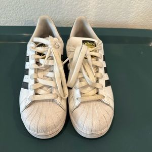 Adidas Superstar’s